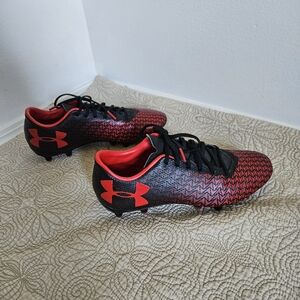 Under Armour Women's Cleats size 6.5, Black and Red